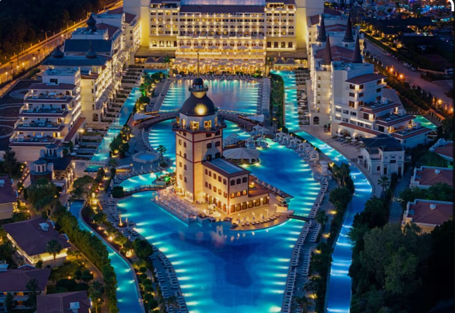 Titanic Mardan Palace piscina